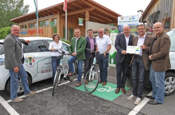 2_pressefoto_e-mobilitaet_netzwerk-gmbh.jpg